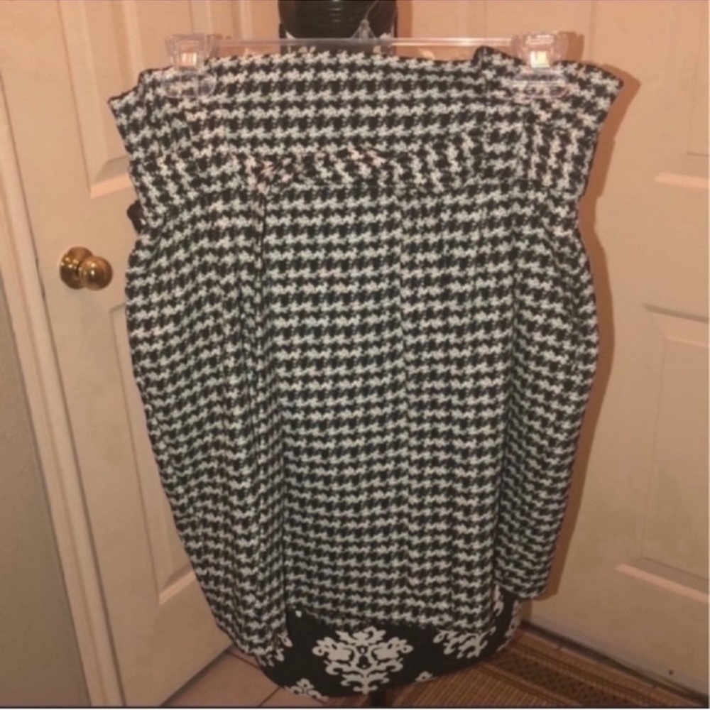 Express size 8 skirt